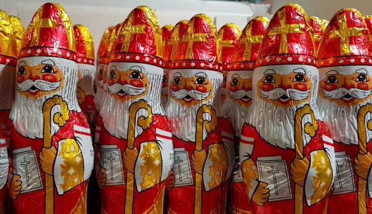 kdaj miklavž nosi darila